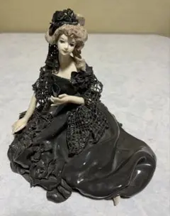 ビクトリアン風 女性像 陶器製 インテリア 置物