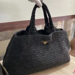 PRADA かごのハンドバック