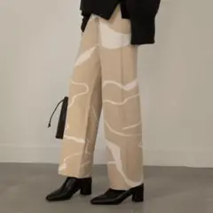 eim ニュアンスニットパンツ