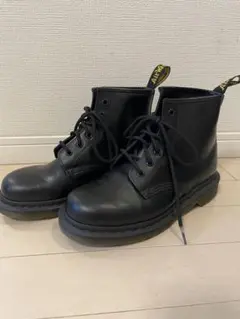 Dr.Martens BLACK NOIR AW501 6ホール