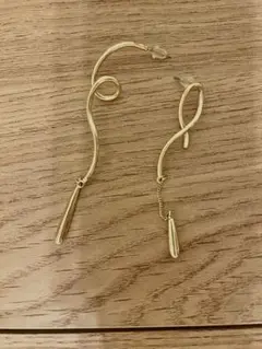 ピアス　ゴールド