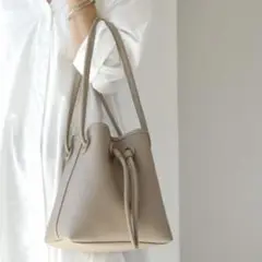 美品！　トゴレザー　本革　巾着バッグ　グレージュ　2way VASIC風