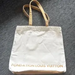 LOUIS VUITTON美術館トートバッグ