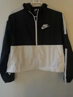 Nike ウィンドブレーカー 黒・白 フルジッパー