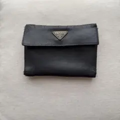 PRADAプラダ 三つ折り財布 三角ロゴ ブラック黒