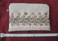 フランス刺繍　フラットポーチ　母子手帳ケース　通帳ケース／新品・未使用