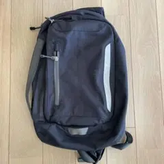 極美品 レアカラー patagonia マススリング 9L ネイビー 2015年 極美品 レアカラー patagonia マススリング 9L ネイビー 2015年