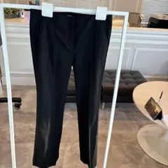theory luxe 黒パンツ
