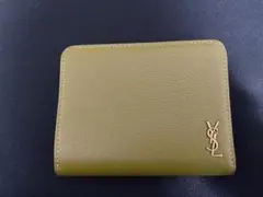 売れ筋がひ! 未使用級☆折り財布 カサンドラ ラウンドファスナー