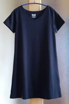 【新品未使用】BEAMS/ ビームス Vネックチュニック丈 黒