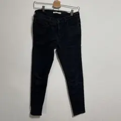 LEVIS スキニーパンツ