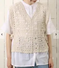 新品　かぎ編みベスト