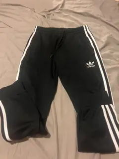 アディダス　adidas ズボン　トラックパンツ　ジャージ