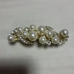 パールとクリスタルのヘアクリップ