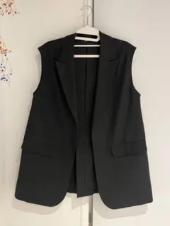ミラ オーウェン 黒 ジレ ベスト
