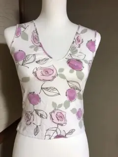 ファビアナフィリッピのノースリーブTシャツ。