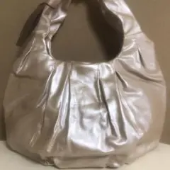 美品 本革 eclamour 光沢のパールベージュ ソフト 牛革 トートバッグ