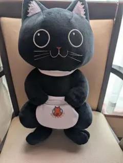 ラーメン赤猫 黒猫ぬいぐるみ 白いエプロン付き