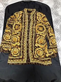 ⭐️未使用⭐️ヴェルサーチ⭐️ヴェルサーチェ⭐️シルクブラウス⭐️