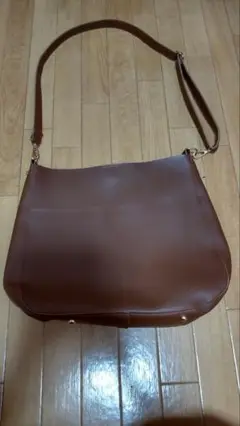 ショルダーバッグ ブラウン