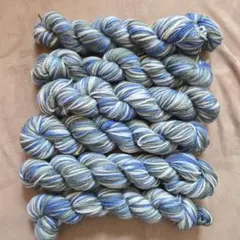 【新品未使用】ウール100%　毛糸　青　グレー　白　編み物　手芸　6本　300g