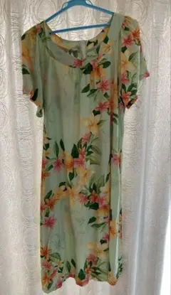 ハワイ製　フラワープリント 半袖ワンピース　ムームー