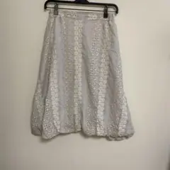 刺繍が可愛いバルーンスカート