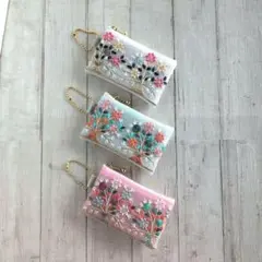 インド刺繍リボン、両面仕上げ ◎フラットミニポーチ◎吊るせるボールチェーン