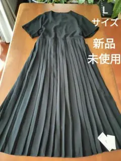 プリーツ万能ワンピース ちょっと長め半袖 黒 ゆったりシルエット 二の腕カバー