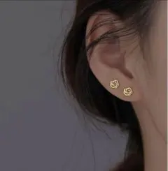 ピアス　薔薇　シンプル　ミニ　ゴールド　かわいい　小さめ　ローズ　可愛いよ♡