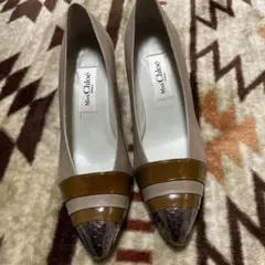 新品パンプス