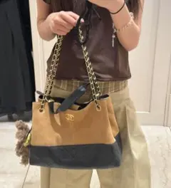 ショルダーバッグ ベージュと黒のコンビ