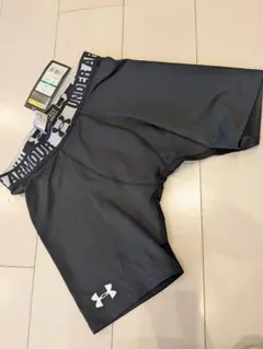 新品タグ付き UNDER ARMOUR スライディングパンツ 黒
