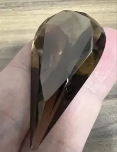 特大　天然スモーキークォーツ　70.680ct