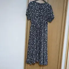 ♡半袖黒地花柄ワンピース ♡エヘカソポ（SМ2）