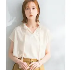 ストライプボウタイブラウス　ベージュ　フリー　美品　アーバンリサーチロッソ