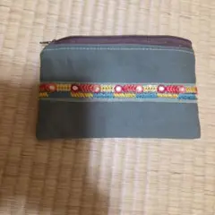 刺繍入りグレーポーチ 約20cm x 12cm