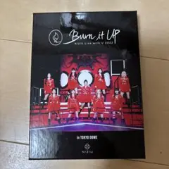 NiziU/NiziU Live with U 2022""Burn it U…