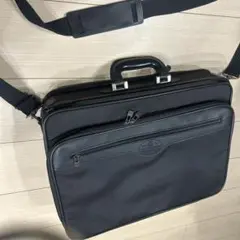 ビジネスバッグ　旅行バッグ　大きめ