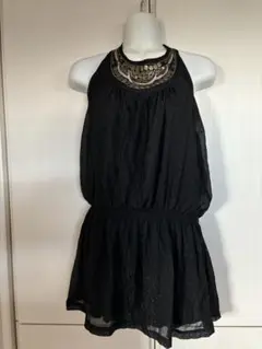【送料込み】レディーストップス　ホルダーネック　ブラック　キラキラ　エスニック