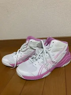 バスケットボールシューズ