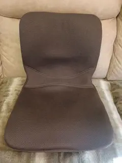 快適な座姿勢に自然に導く　バランスサポート　クッション“ピント”　ブラウン　美品