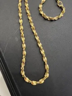 金メッキ ツイストチェーンネックレス