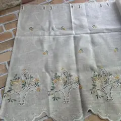 【未使用】花かご刺繍 ベージュカフェカーテン　タグ付