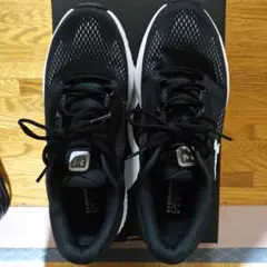 Under Armour ランニングシューズ ブラック27、5センチ