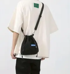 巾着バッグ　ショルダーバッグ メンズ レディース サコッシュ　黒　ブラック