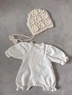 MONBÉBÉ ホワイトベビードレスと帽子セット
