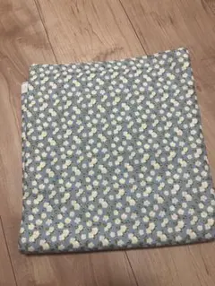 くすみブルー　小花柄　生地　110センチ×270センチ