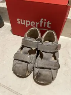superfit グレー サンダル バタフライモチーフ　25サイズ