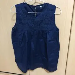 ユニクロ コットンエンブロイダリーブラウス（ノースリーブ）M ネイビー